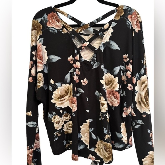 Floral Print Black Long Sleeve Top w/Tie Front open Cross Back Detail Sz. Medium - Picture 2 of 5